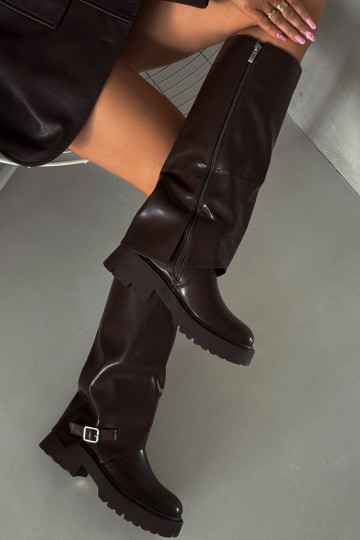 Botas femininas até o joelho com saltos, cano decorado, fitas e fivelas, cor bordô Nirisa 2