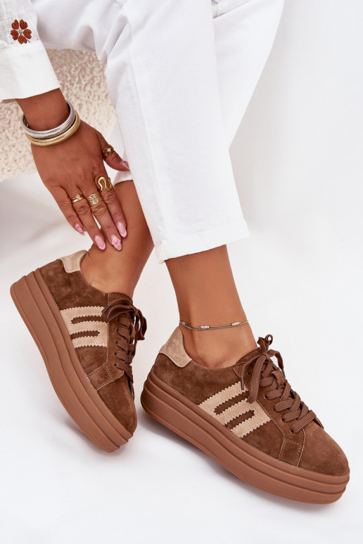 À modalo de tênis Feminino com uma plataformaHabilitadoturalnego de camurçau cor marrom Eldira À modalo de tênis Feminino com uma plataformaHabilitadoturalnego de camurçau cor marrom Eldira