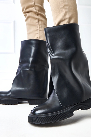 Botins pretos com cano... 2