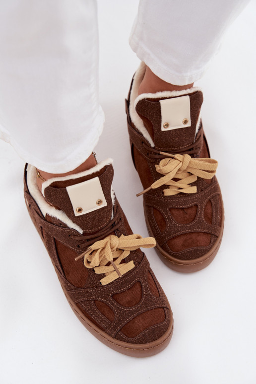 À modalo de tênis Feminino com uma plataforma aquecimento com pelo por dentro cor marrom Solvia