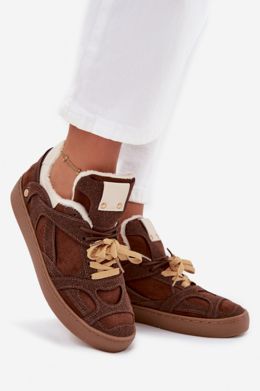 À modalo de tênis Feminino com uma plataforma aquecimento com pelo por dentro cor marrom Solvia
