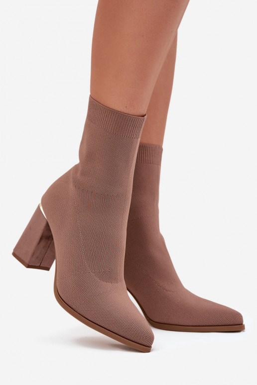 Um modelo atraente Botas femininas bege Virelle  Um modelo atraente Botas femininas bege Virelle