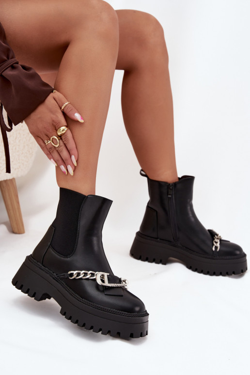 Botas femininas com uma plataforma com correntes cor preta Tem que serrvella Botas femininas com uma plataforma com correntes cor preta Tem que serrvella