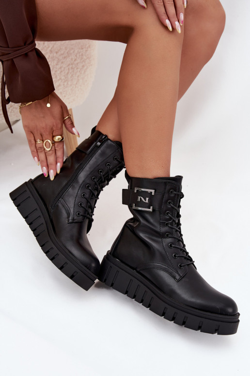 Botas femininas com uma plataforma Com decorações Detalem aquecimento cor preta Lyrana Botas femininas com uma plataforma Com decorações Detalem aquecimento cor preta Lyrana