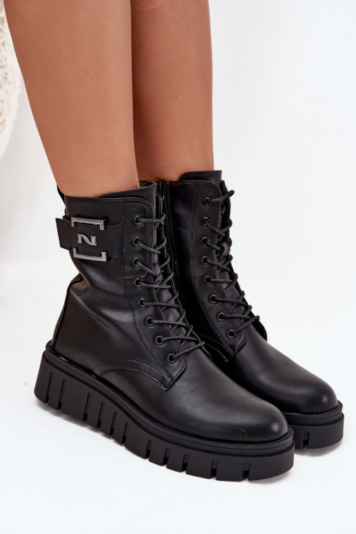 Botas femininas com uma plataforma Com decorações Detalem aquecimento cor preta Lyrana Botas femininas com uma plataforma Com decorações Detalem aquecimento cor preta Lyrana