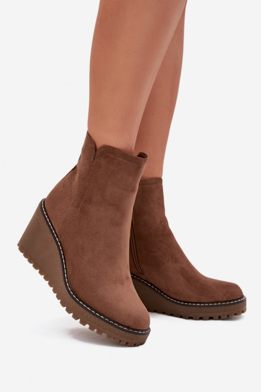 aquecimento Botas Em uma cunhade camurça ecológicau cor marrom Tem que servona