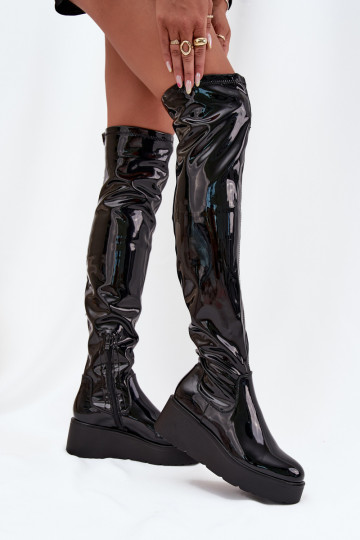 com efeito verniz botas acima do joelho com uma plataforma I Sutilm Koturnie cor preta Tavina
