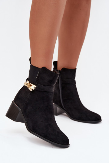 Botas femininas de cano curto forradas com detalhes dourados cor preta Sarona