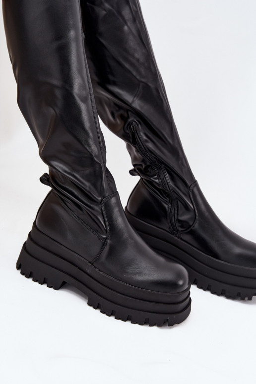 botas femininas acima do joelho com uma plataforma cor preta Erisna