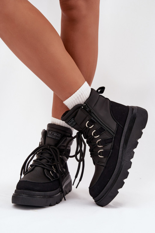 Botas femininas com uma plataforma cor preta Liorae