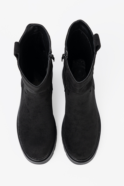 À moda sapato no tornozelo z grubą, czarną podeszParaą