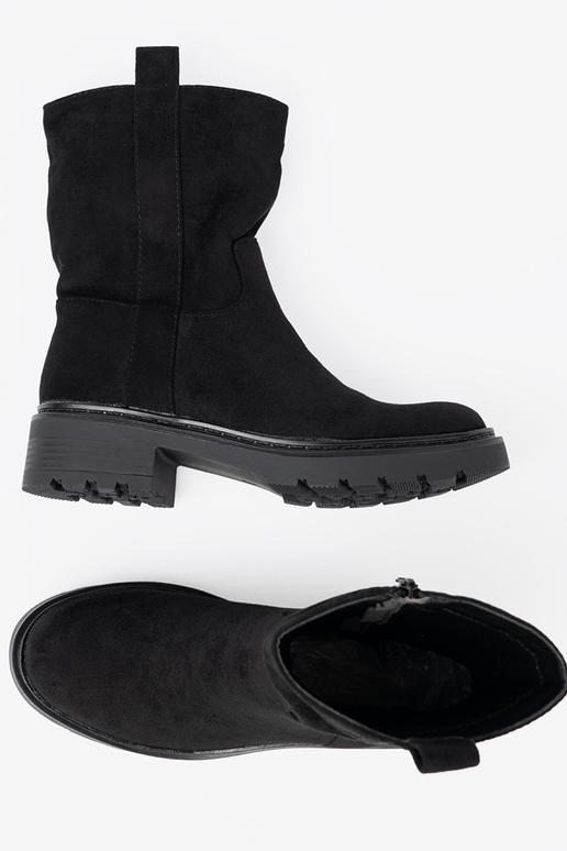 À moda sapato no tornozelo z grubą, czarną podeszParaą