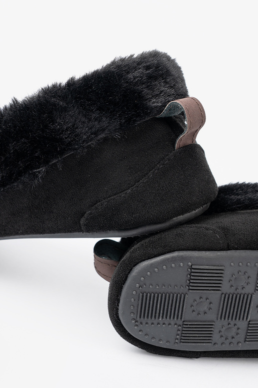 Tem que sercio, cor preta kapcie typu mocassins com um arco