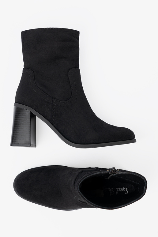 cor preta sapato de salto alto o klasycznym kroju