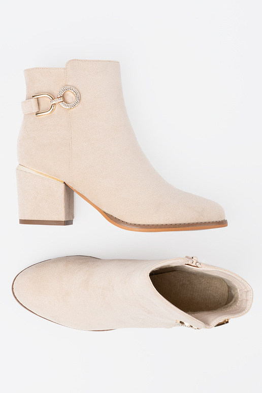 cor de marfim botas com fivela decorativa cor de marfim botas com fivela decorativa