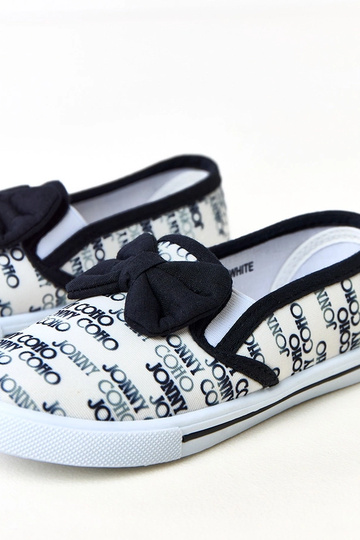 Ténis brancos para crianças... 2