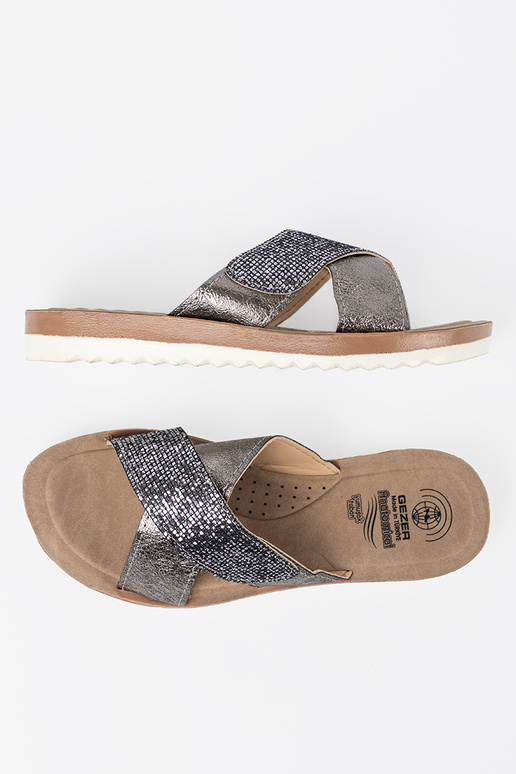 Design metálico Chinelos mulheres com sola branca