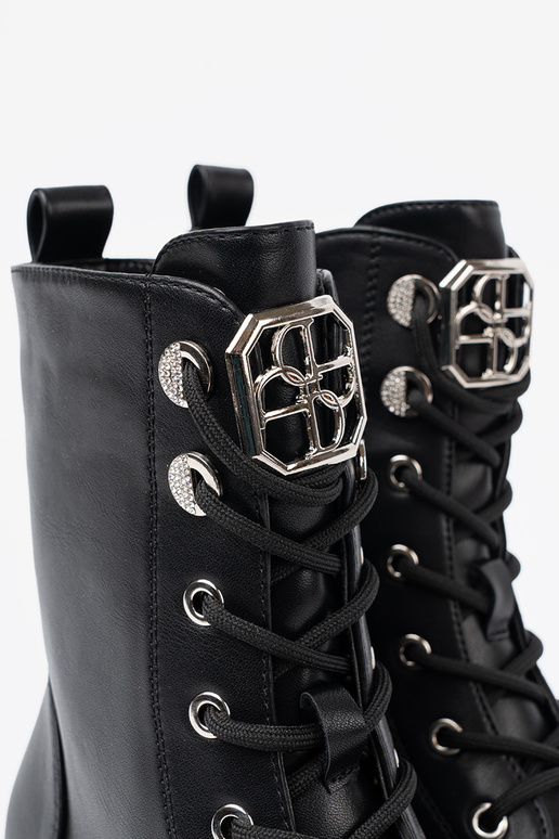 cor preta botas de montaria altas com acabamento metálico