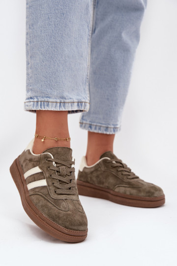 À modalo de tênis Feminino de camurça com uma plataforma cor cáqui Sylviona 2