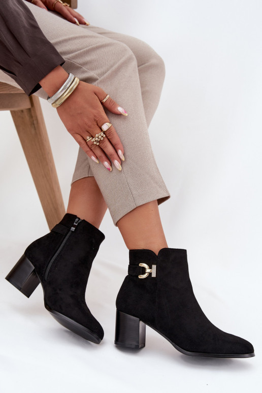 aquecimento Botas femininas Ze cor douradam Detalem cor preta Renora aquecimento Botas femininas Ze cor douradam Detalem cor preta Renora