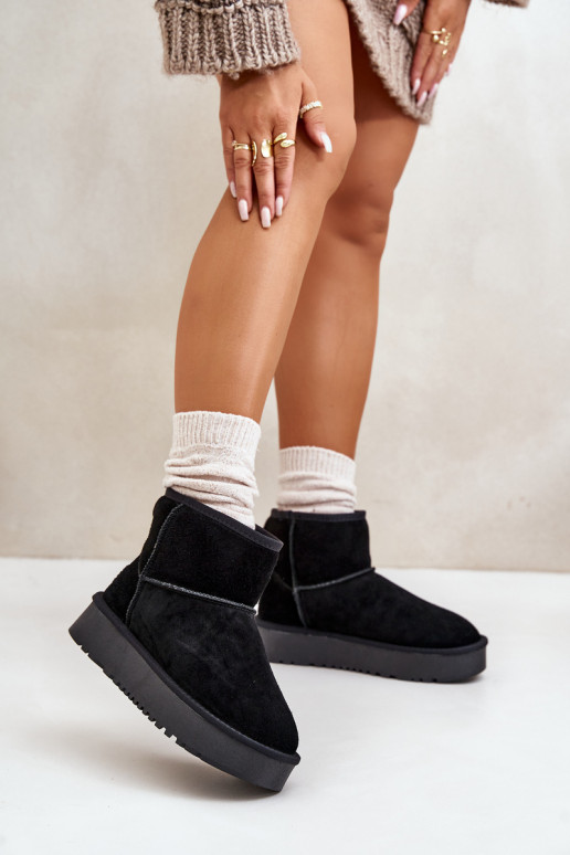 Pele de camurça Botas de neve com uma plataforma Por causa de Kubo cor preta Rianaella Pele de camurça Botas de neve com uma plataforma Por causa de Kubo cor preta Rianaella