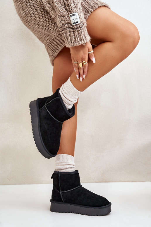Pele de camurça Botas de neve com uma plataforma Por causa de Kubo cor preta Rianaella Pele de camurça Botas de neve com uma plataforma Por causa de Kubo cor preta Rianaella