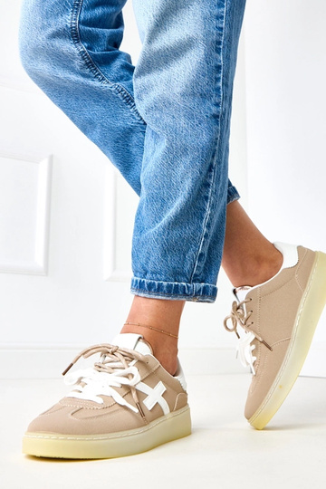 Tênis marrons com... 2