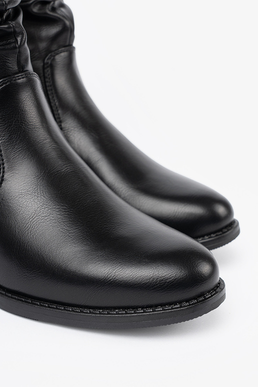 KomfortoParae sapato cor preta z marszczeniami