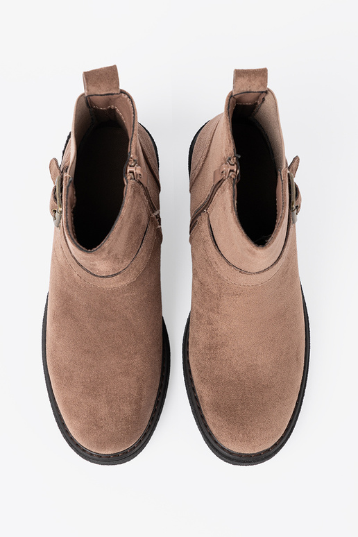 À moda bege sapato em um calcanhar estável