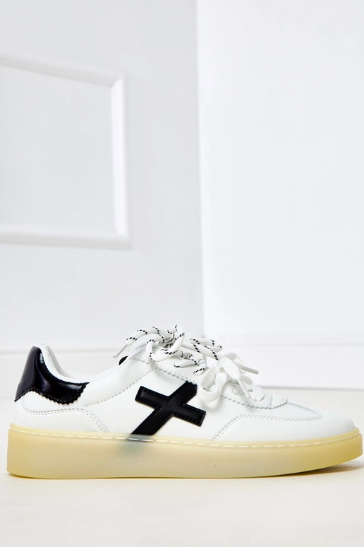 Tênis brancos com plataforma e...