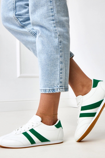 Tênis brancos tipo tênis com detalhe verde Mydland 2