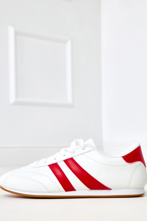 Tênis brancos tipo tênis com detalhe...