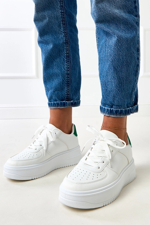 Tênis brancos com plataforma e...