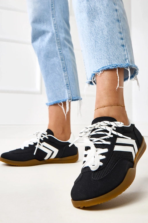 Tênis de praia pretos com detalhe...