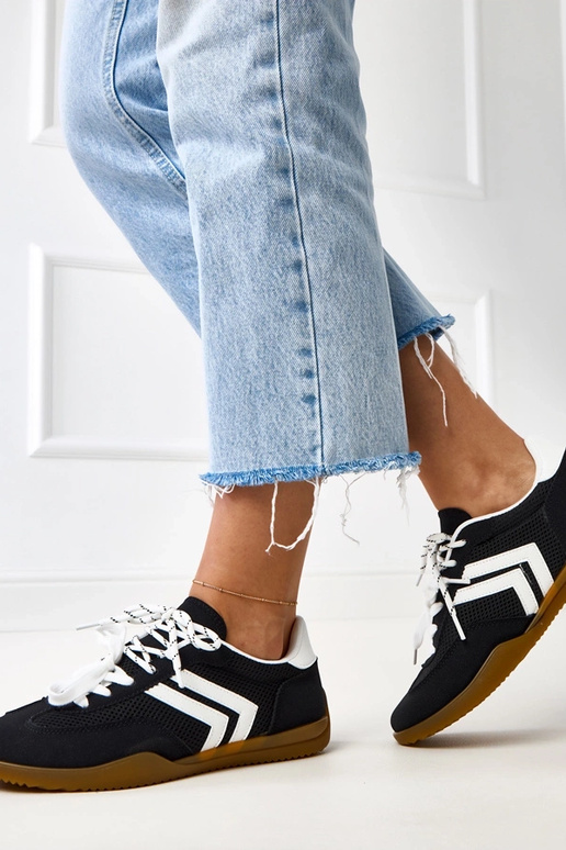 Tênis de praia pretos com detalhe...