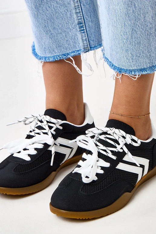 Tênis de praia pretos com detalhe...