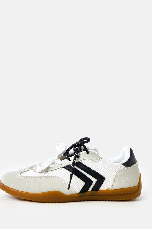 Tênis de praia brancos com detalhe...