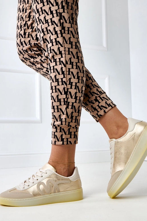 Tênis de plataforma cor areia com...