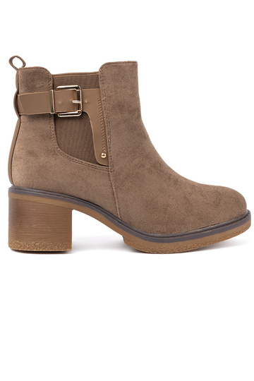 À moda sapato bege com salto confortável 2