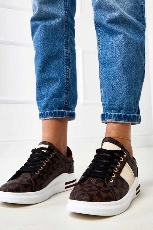 Tênis marrons com plataforma e faixa...