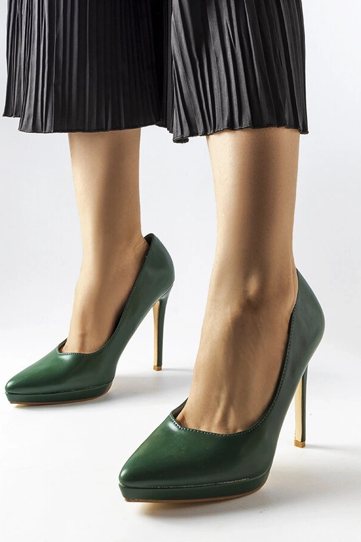 Salto alto clássico na cor verde...