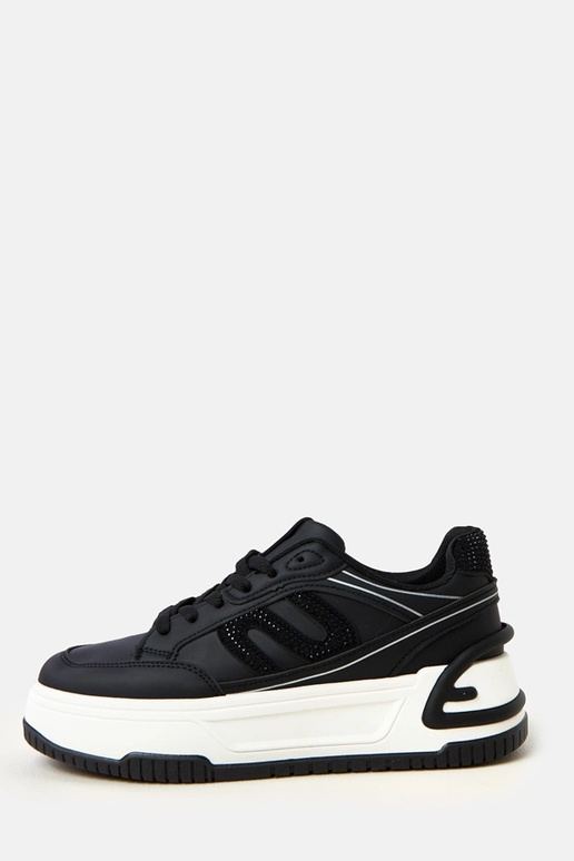 Tênis pretos com plataforma decorados...