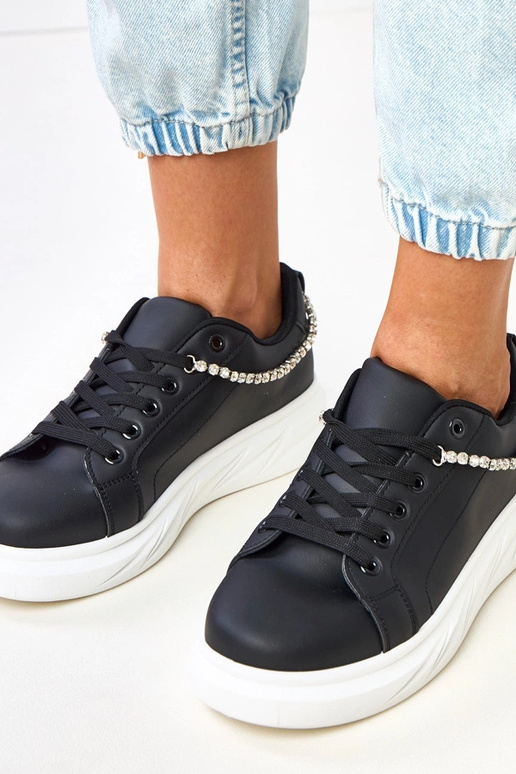 Tênis pretos com plataforma e...