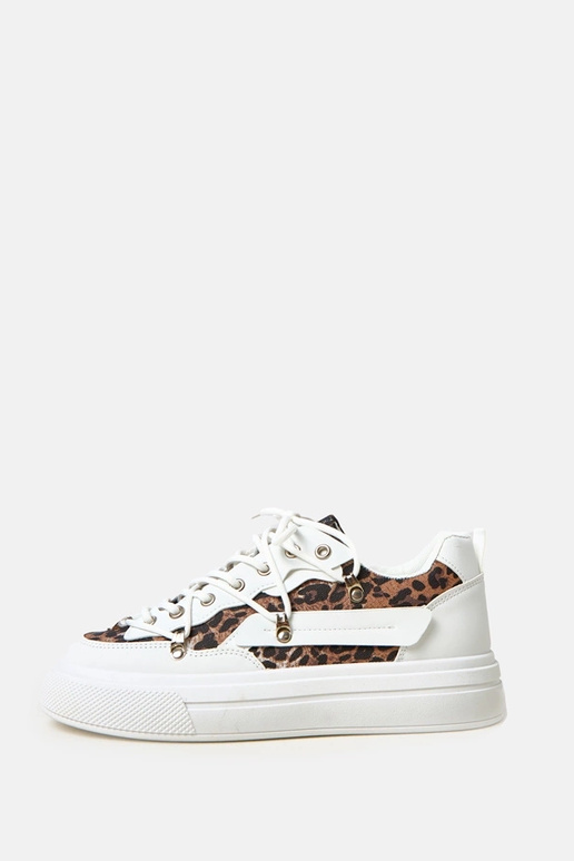 Tênis brancos com plataforma e...