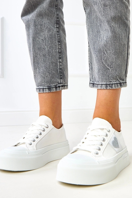 Ténis brancos com plataforma e... Ténis brancos com plataforma e...