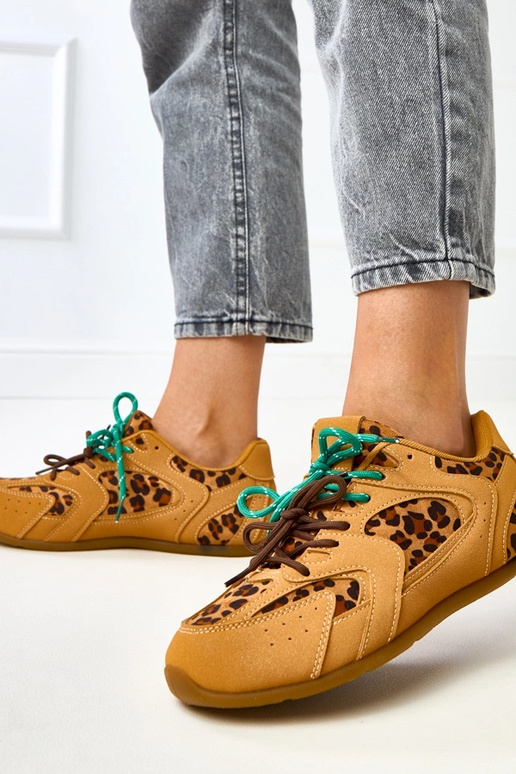 Ténis com estampa de leopardo e... Ténis com estampa de leopardo e...