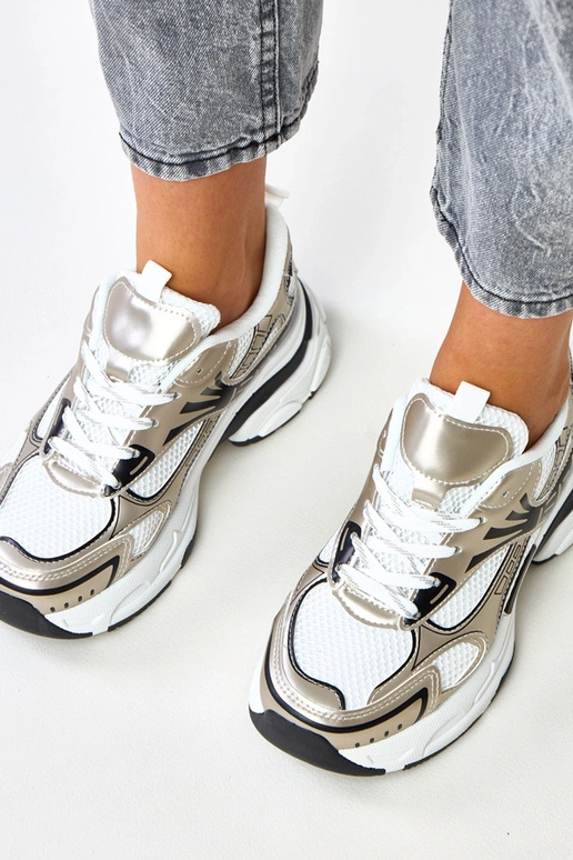 Ténis dourados com sola robusta Tims Ténis dourados com sola robusta Tims