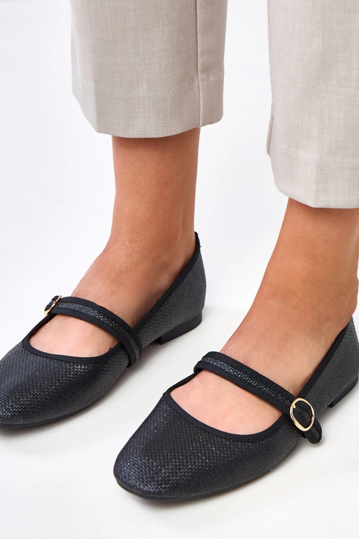 Bailarinas trançada pretas com fivela... Bailarinas trançada pretas com fivela...