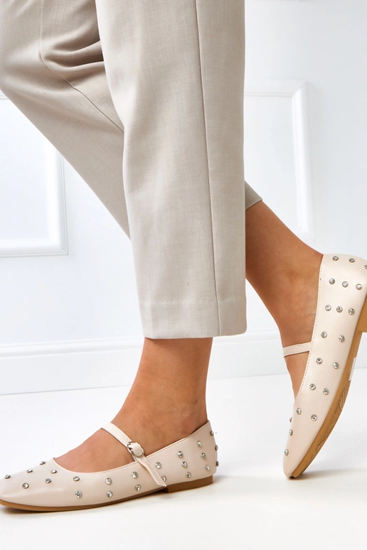 Bailarinas em tom de areia com... Bailarinas em tom de areia com...