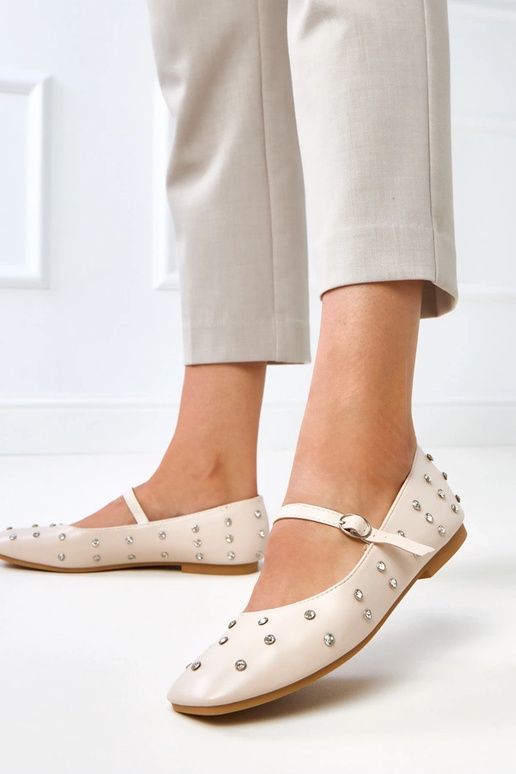 Bailarinas em tom de areia com... Bailarinas em tom de areia com...